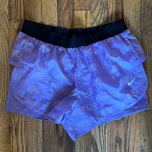 Nike Air Womens 2-in-1 Running Shorts size large